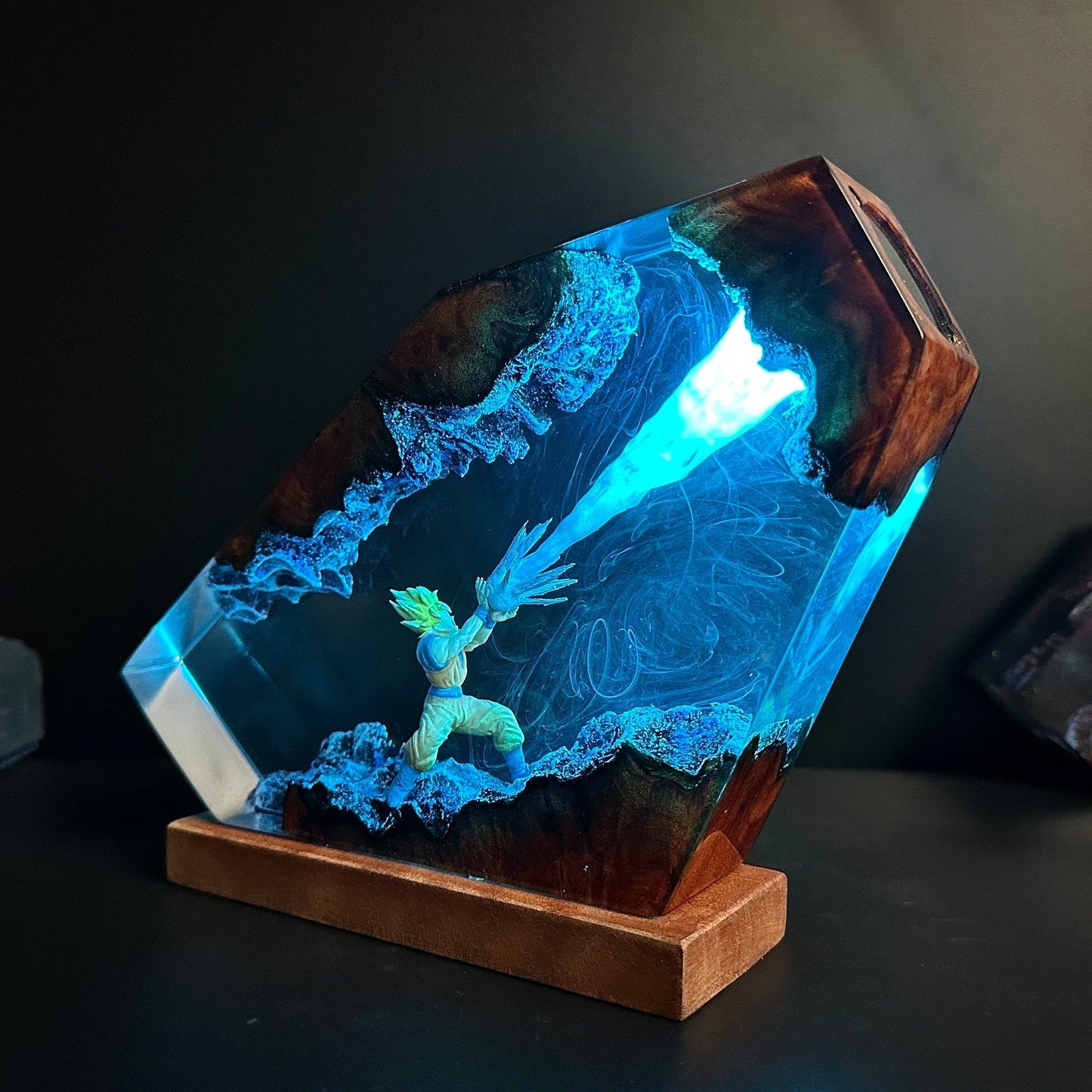 Son.goku Super Sa.iyan Resin Lamp