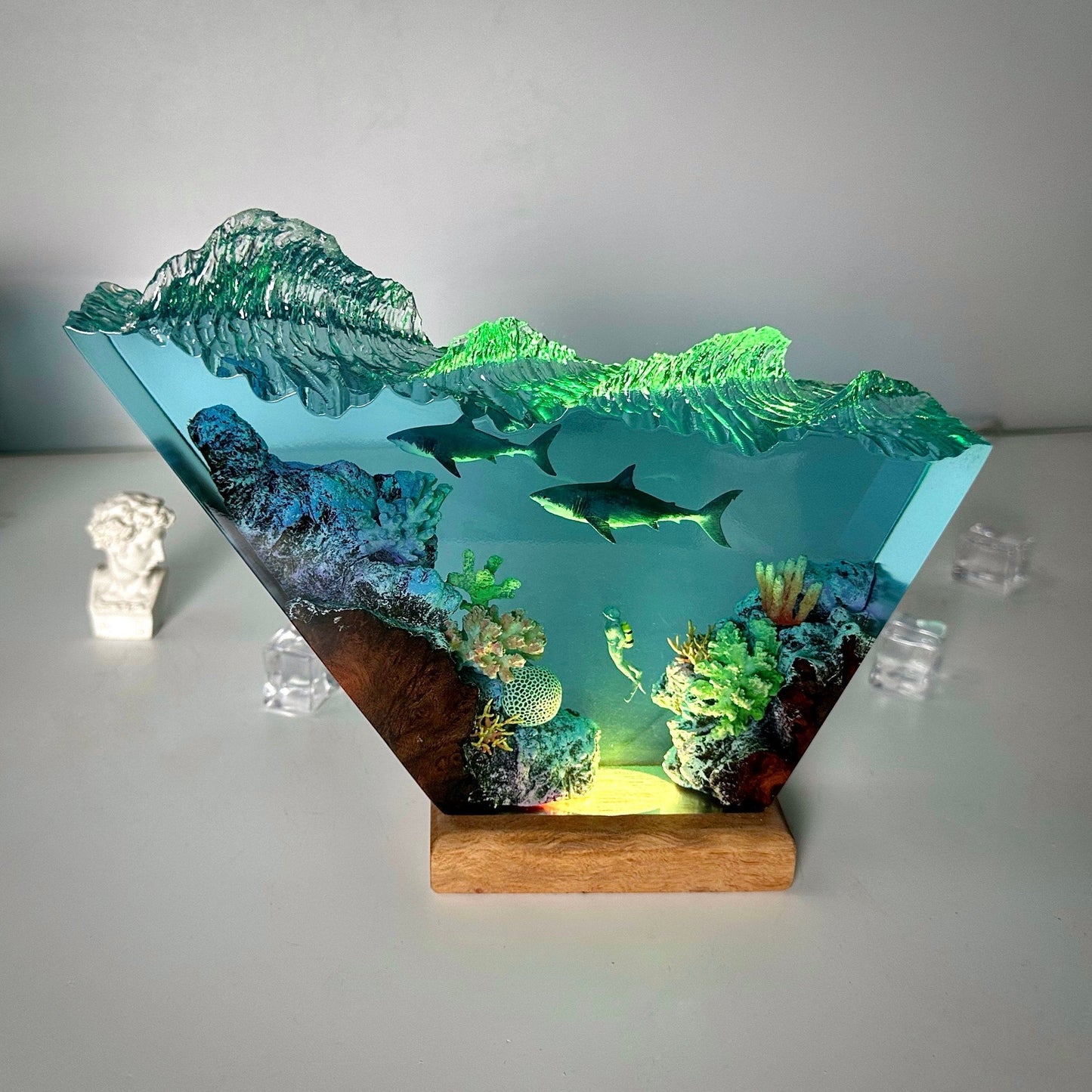 Great White Shark and Scuba Resin Lamp(OR)