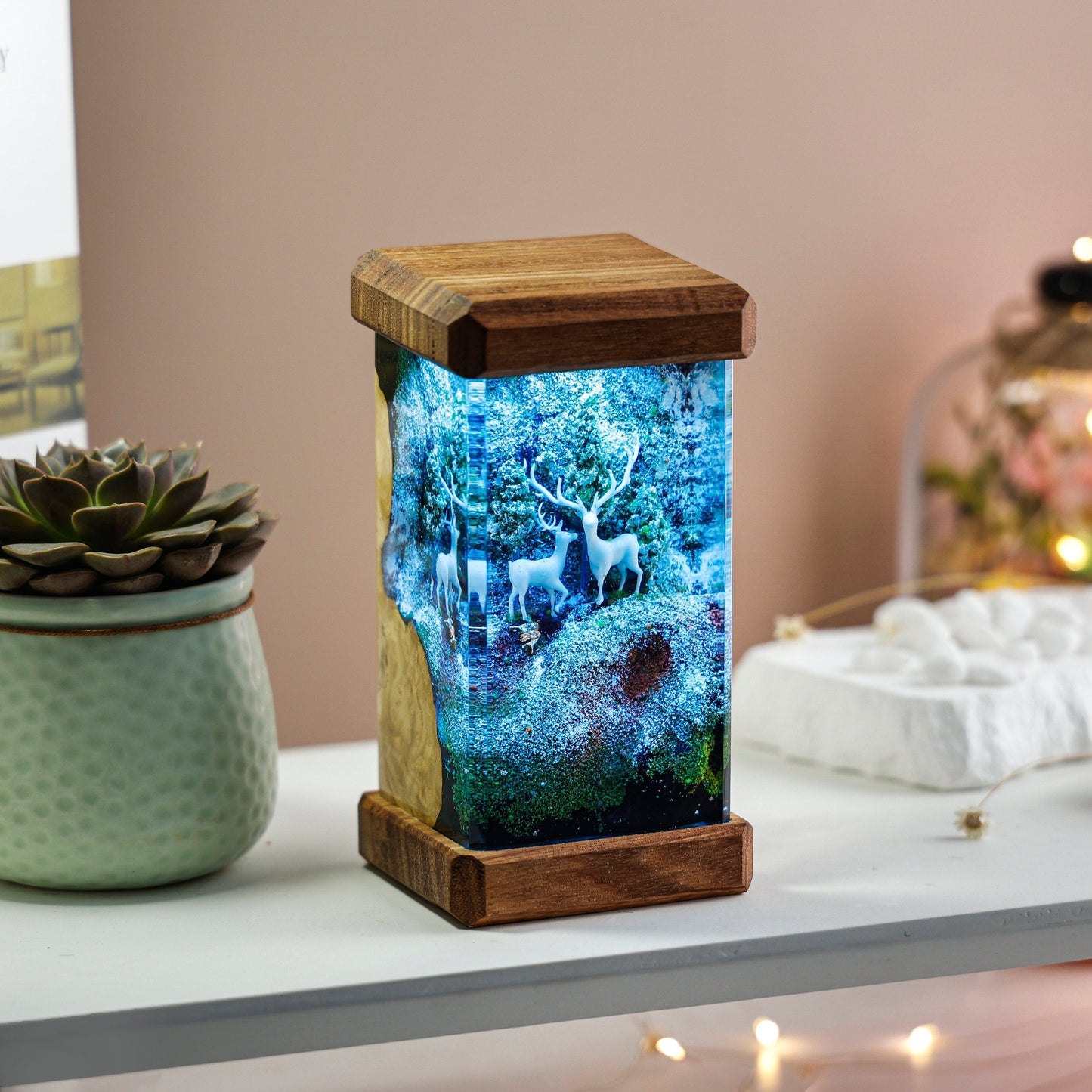 DEER in SNOWY FOREST Resin Lamp(SGR)