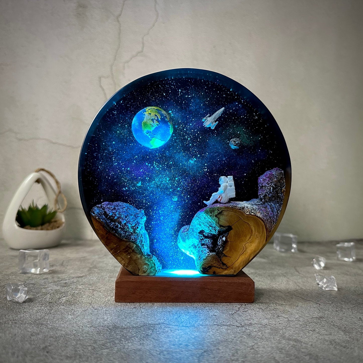 Astronaut and Space Resin Lamp(SGR)