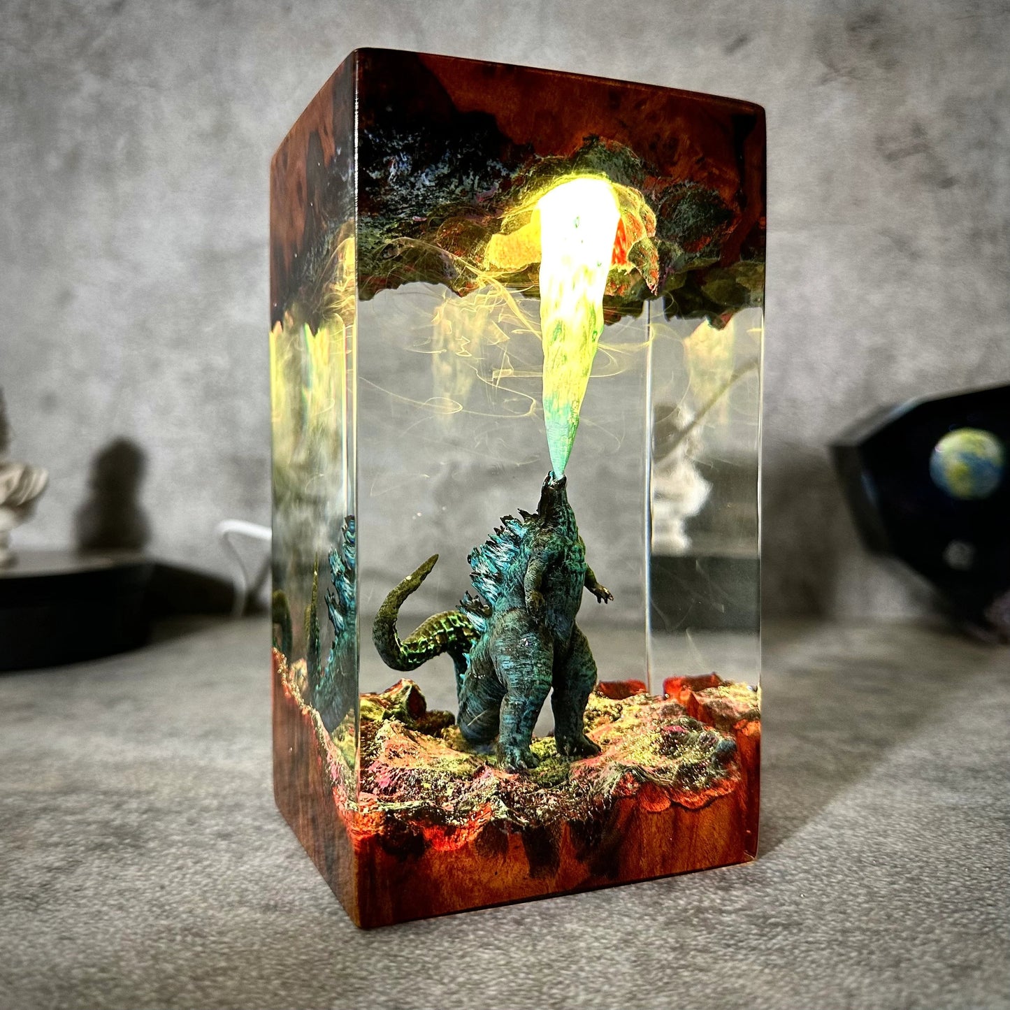 Godzi.lla Monster Resin Lamp(MTR)