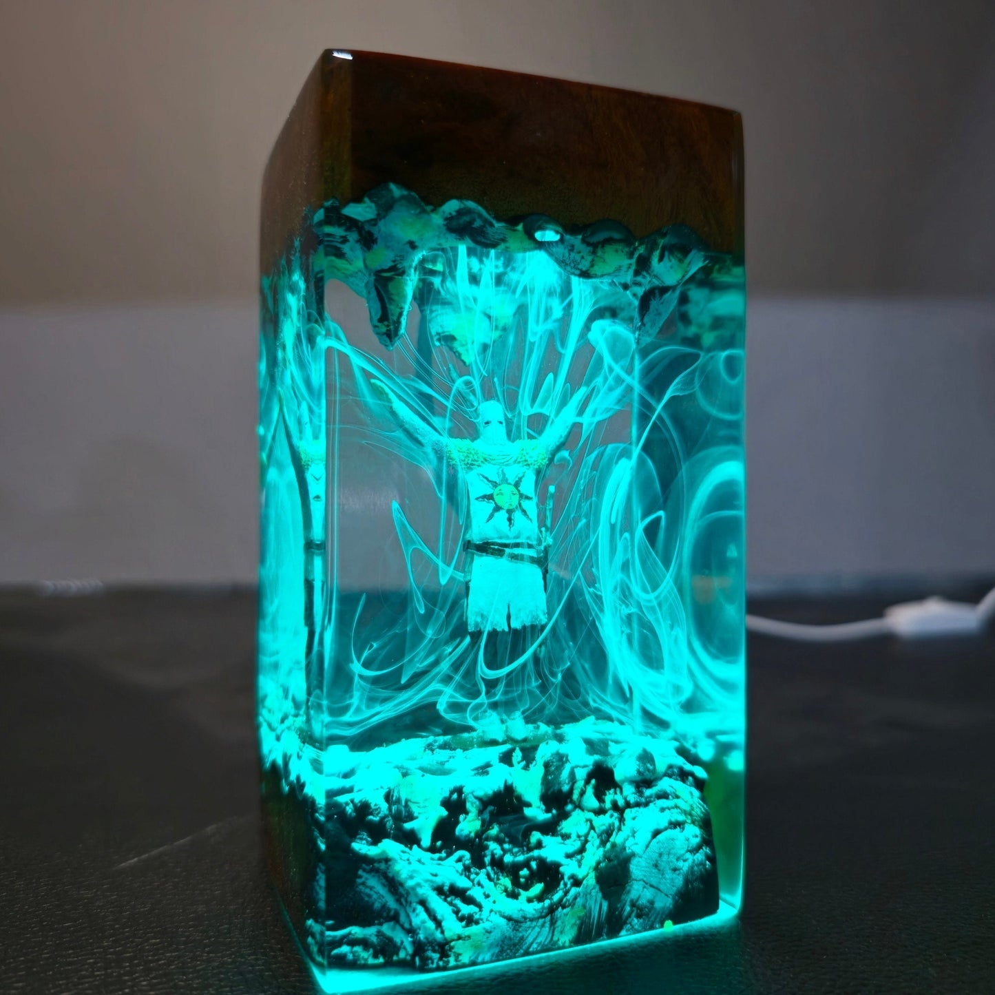 Praise The Sun Epoxy Resin Lamp(MTR)