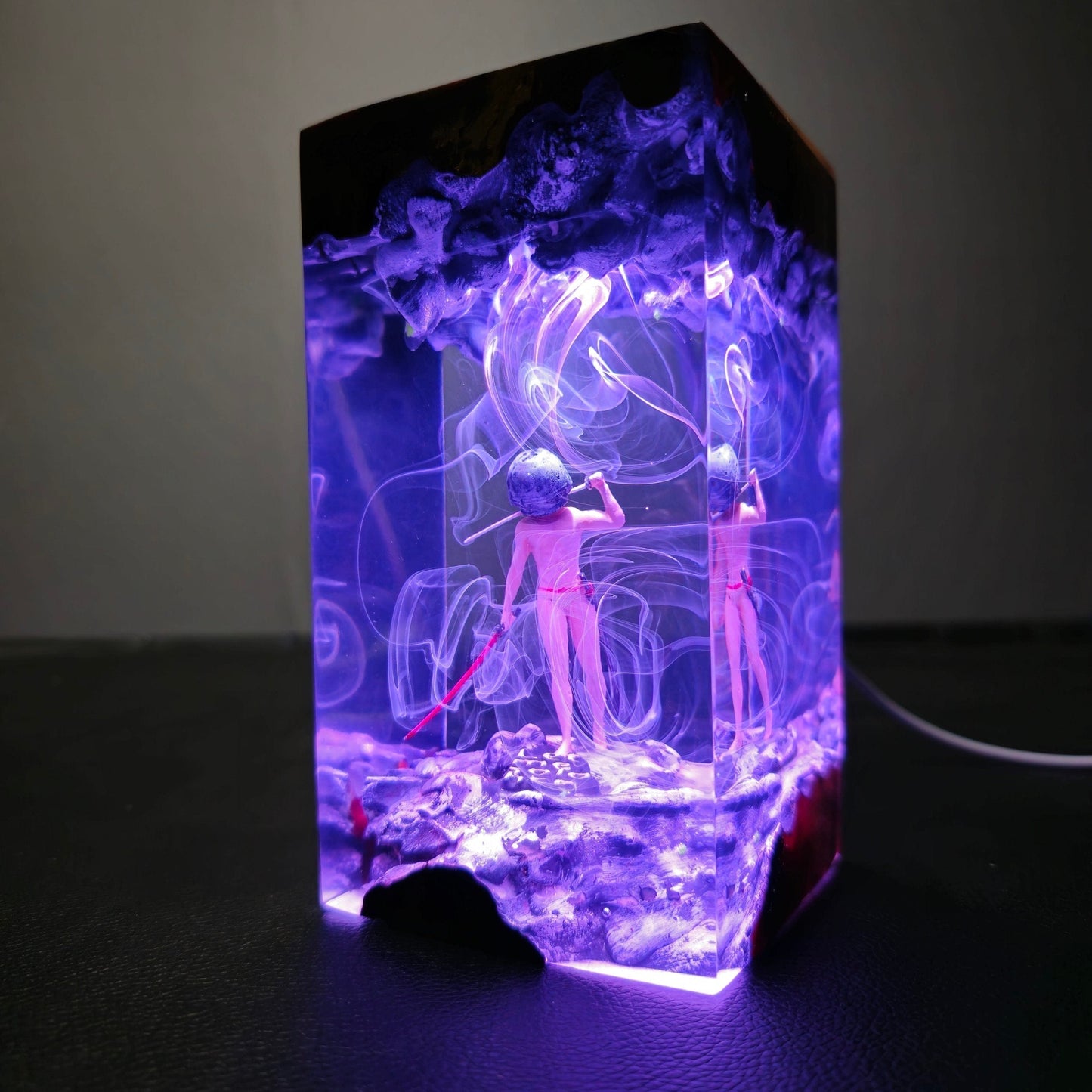 Let's Me Solo Her Figure Resin Lamp(VD)